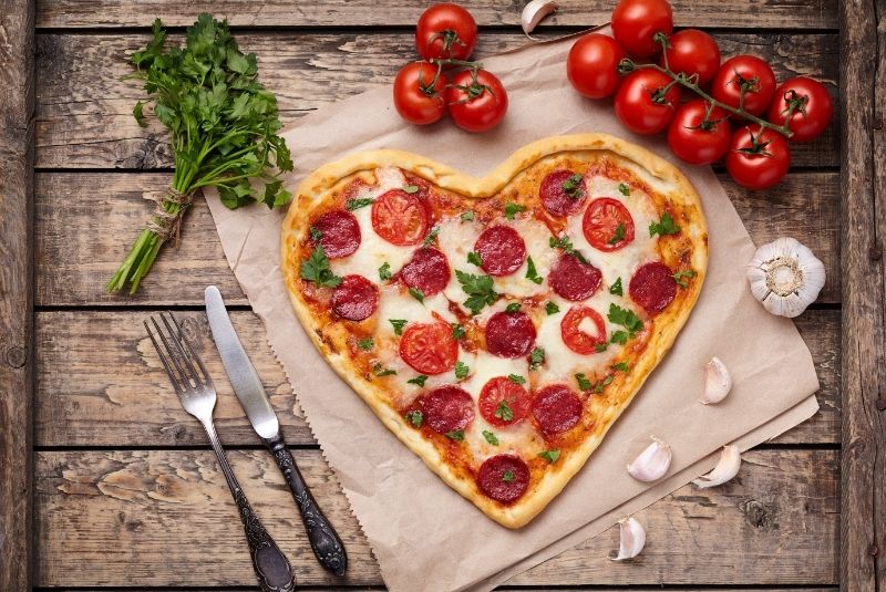 Pizza en forma de corazón